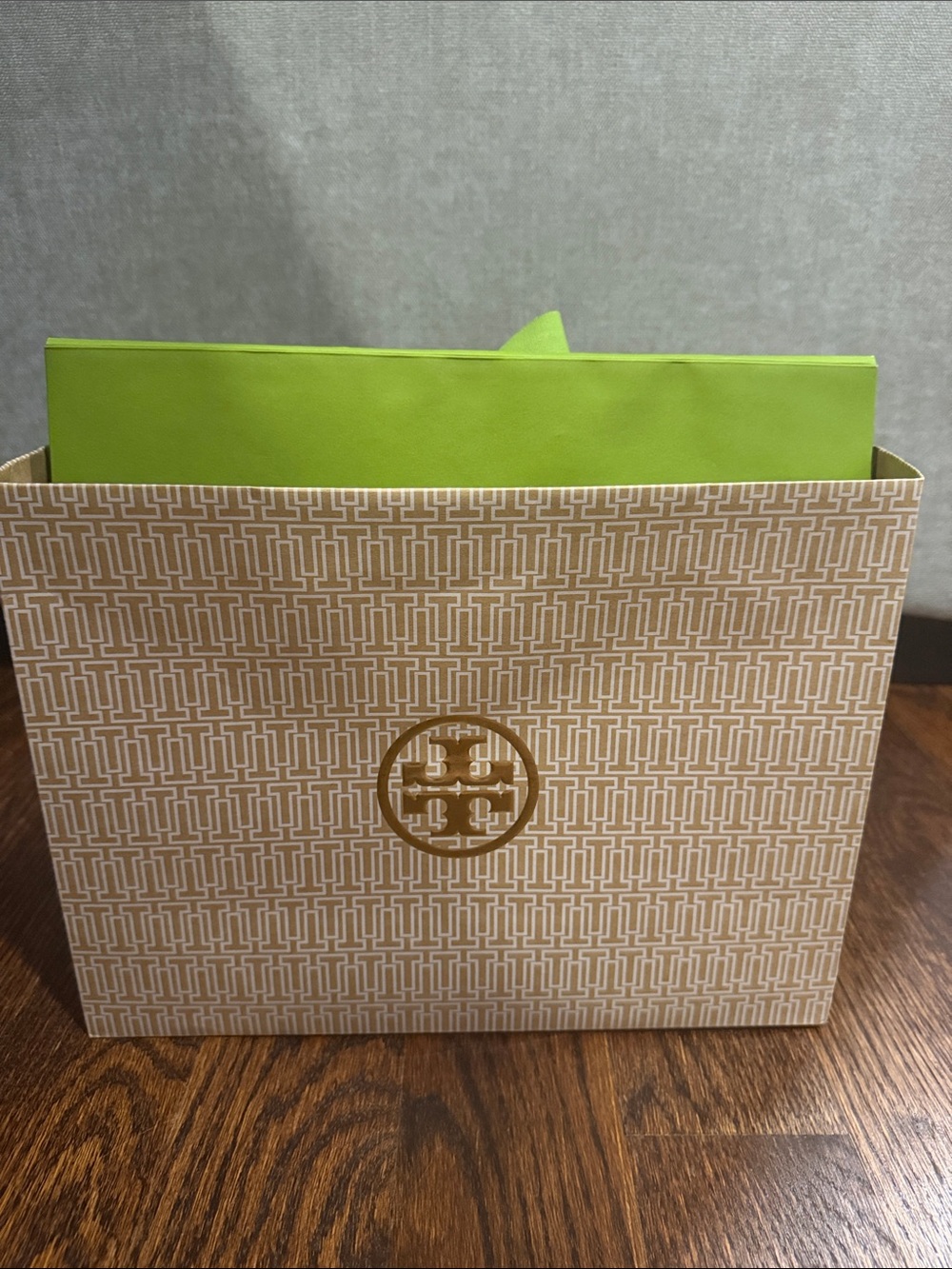 Tory Burch Shopping Bag 🛍️